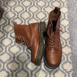 Dr. Martens Pascal Boots